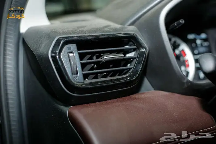 تويوتا اوربان كروزر GLX 2025 27