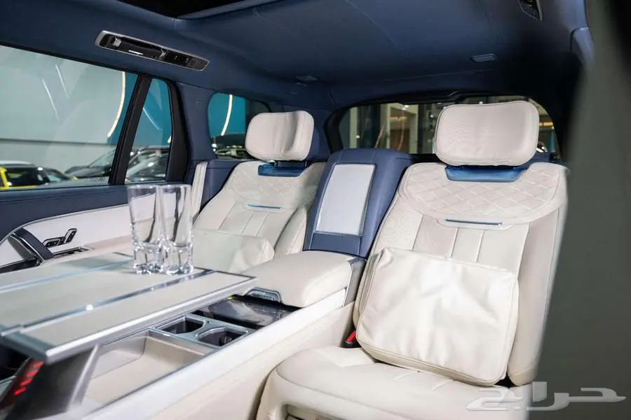 شركة البريمي لسيارات رانج روفر SV 10