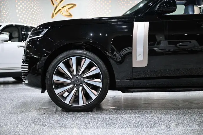 شركة البريمي لسيارات رانج روفر SV 3