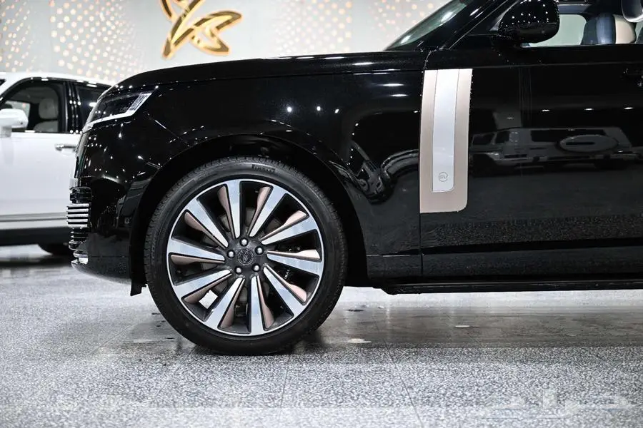 شركة البريمي لسيارات رانج روفر SV 3