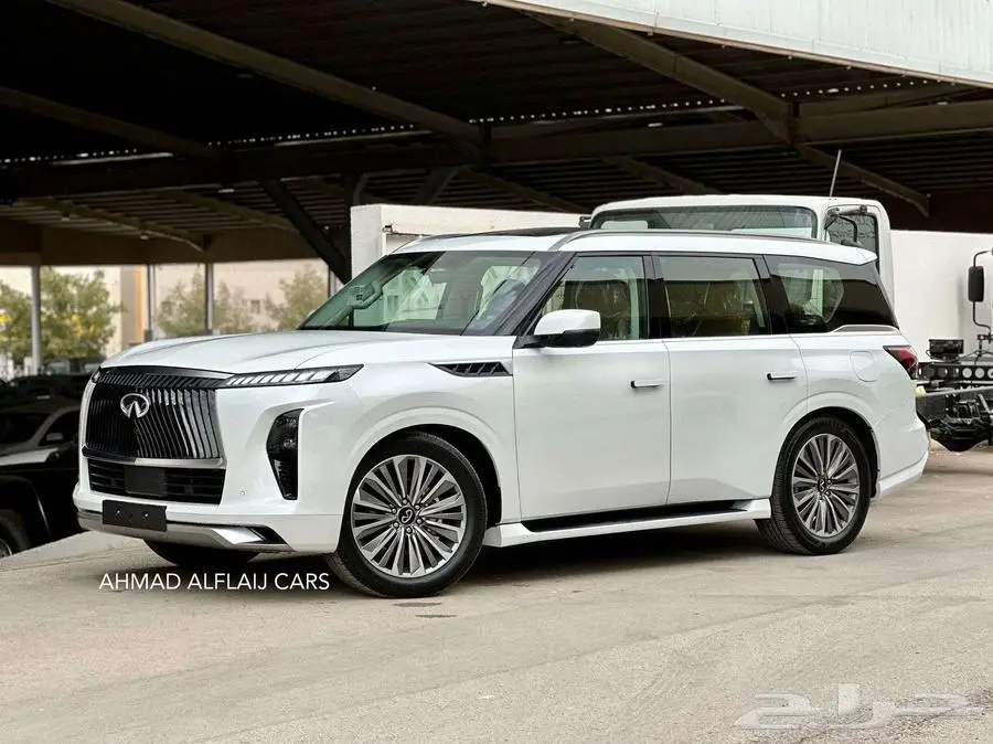 إنفينيتي QX80 2025 سينسوري - نص فل 5