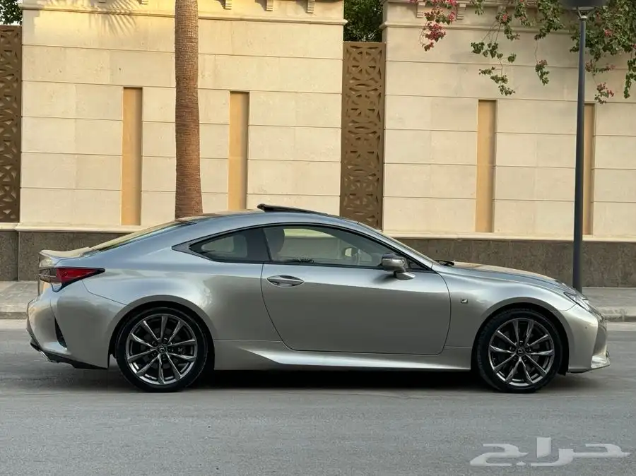 لكزس RC350 F موديل 2020 ممشى 70 الف تشيكات وكاله 20