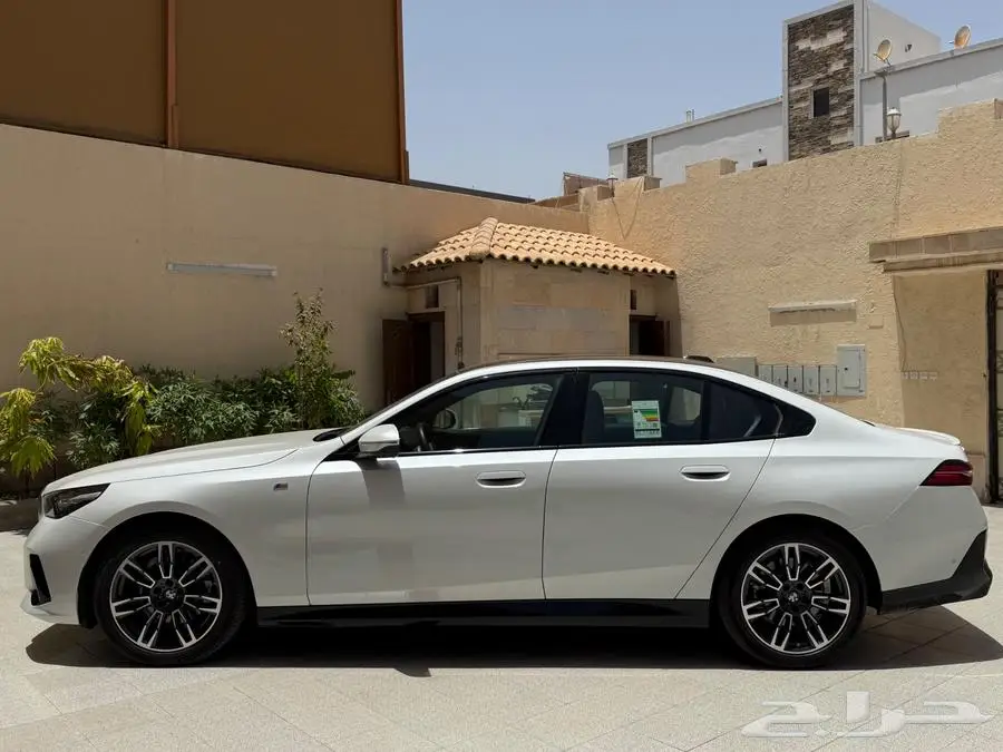 BMW 520 عداد 11 الف موديل 2024 kit M 11