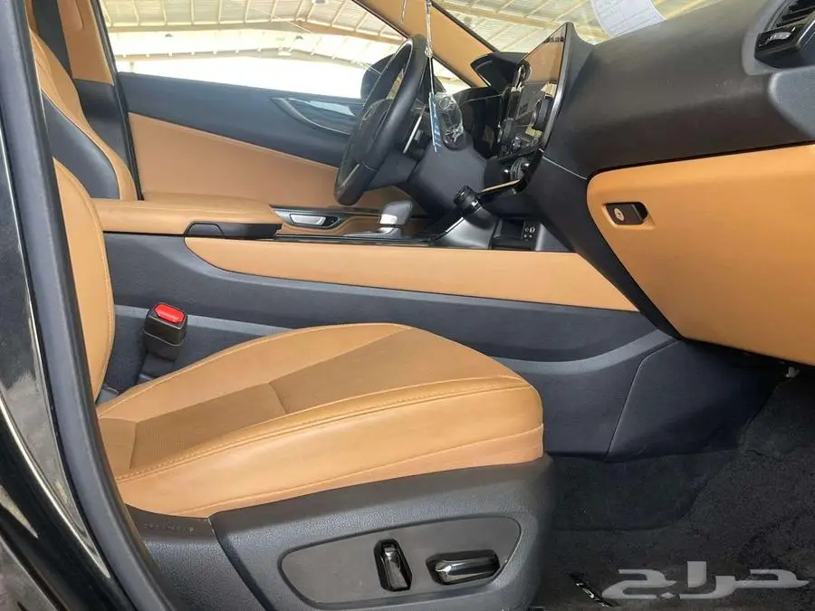 لكزس NX350 موديل 2024 17