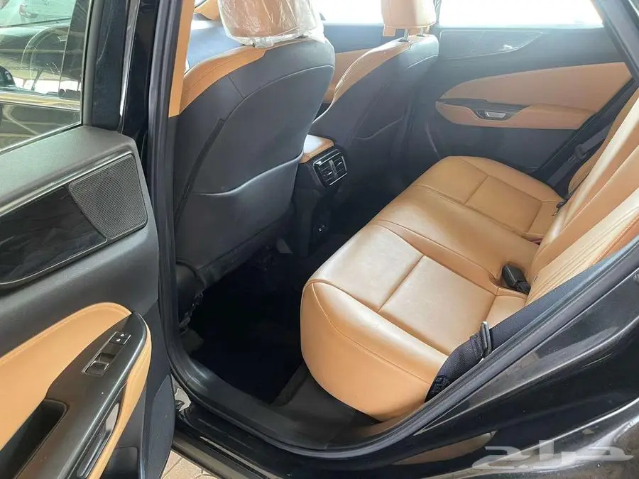 لكزس NX350 موديل 2024 16