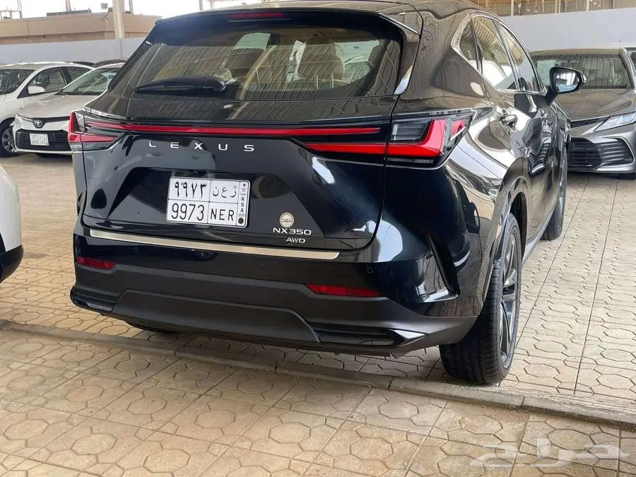 لكزس NX350 موديل 2024 9