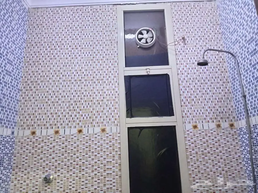 للبيع شقتين صك واحد حي الدار البيضاء 14