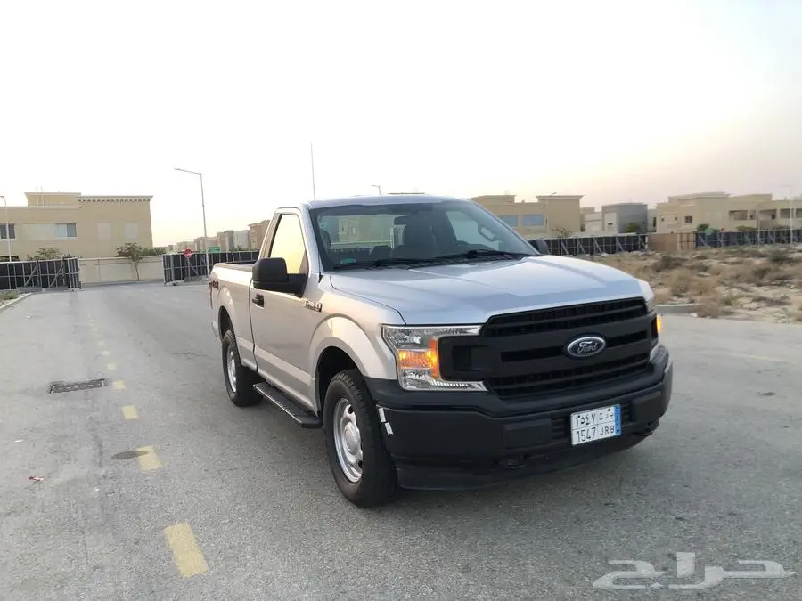 فورد F150 غماره 2018 دبل 6سلندر ممشي قليل مخزنه 33 ألف 40
