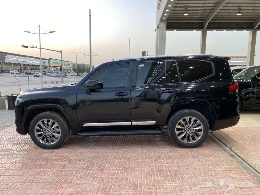 تويوتا لاند كروزر 2023 L4 سعودي 4
