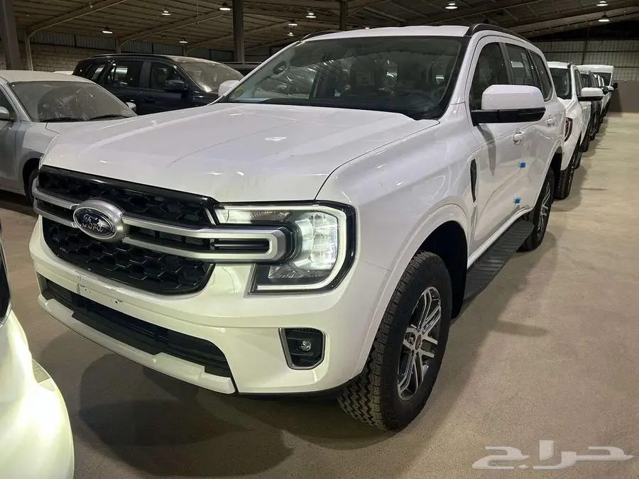فورد ايفرست بنزين XLS - موديل 2025 0