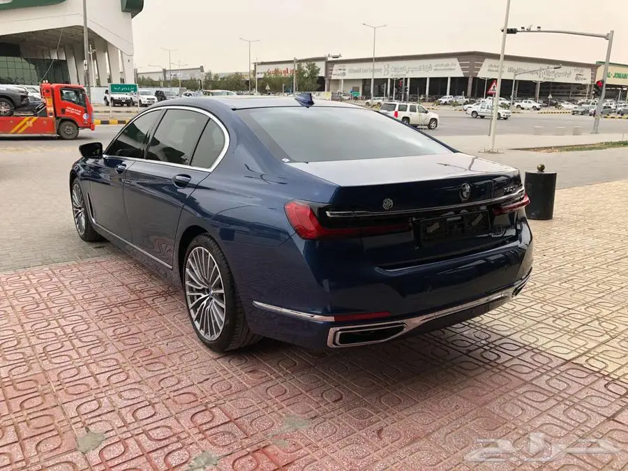 بي ام دبليو 730Li موديل 2022 خليجي 17