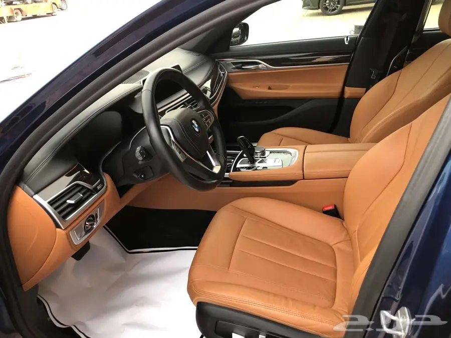 بي ام دبليو 730Li موديل 2022 خليجي 15