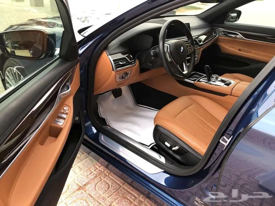 بي ام دبليو 730Li موديل 2022 خليجي 8