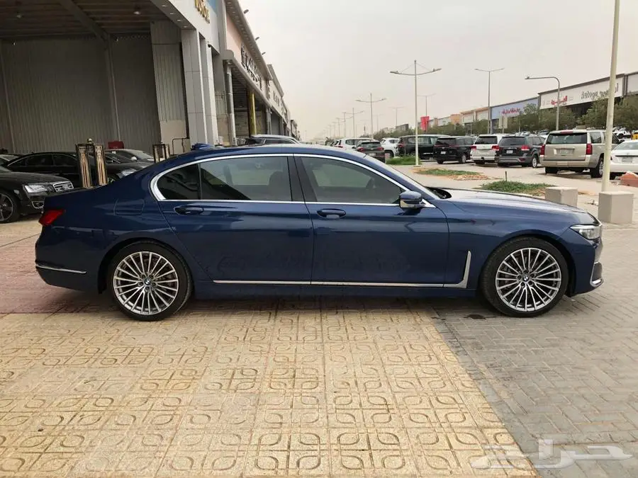 بي ام دبليو 730Li موديل 2022 خليجي 4