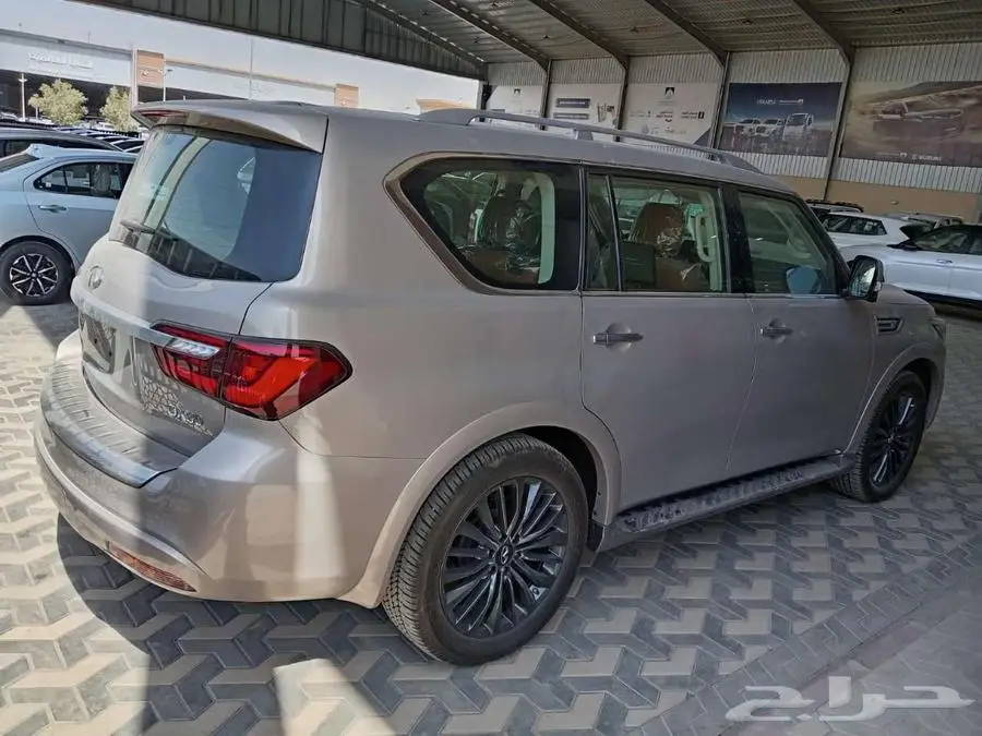 انفينتي QX 80 جديد برو اكتيف موديل 2023 6