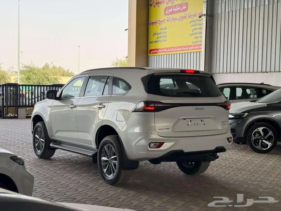 جيب ايسوزو MUX فل كامل دبل2025كاش وأقساط عن طريق البنك 3
