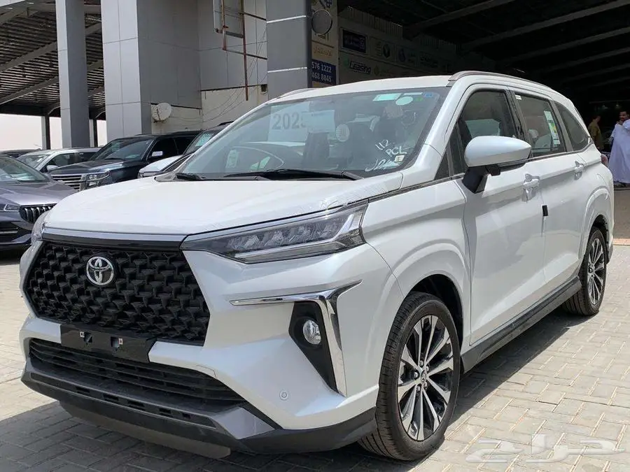 تويوتا فيلوز GLX بنزين 2025 2