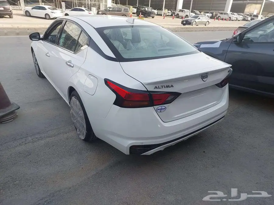 نيسان التيما SV نص فل 2025 7