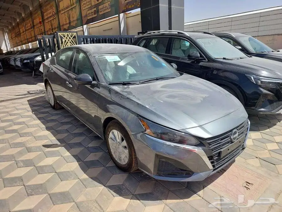 نيسان التيما 2.5 ستاندر 2025 13