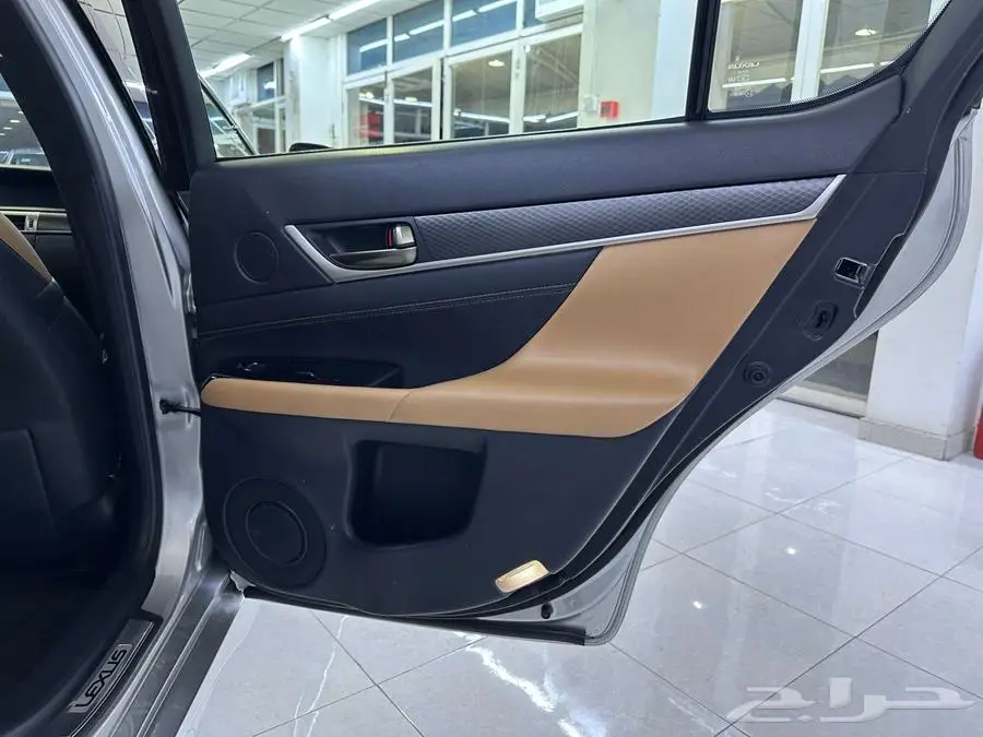 لكزس GS350 اف سبورت 2016 خليجي بحالة الوكالة مالك اول 60