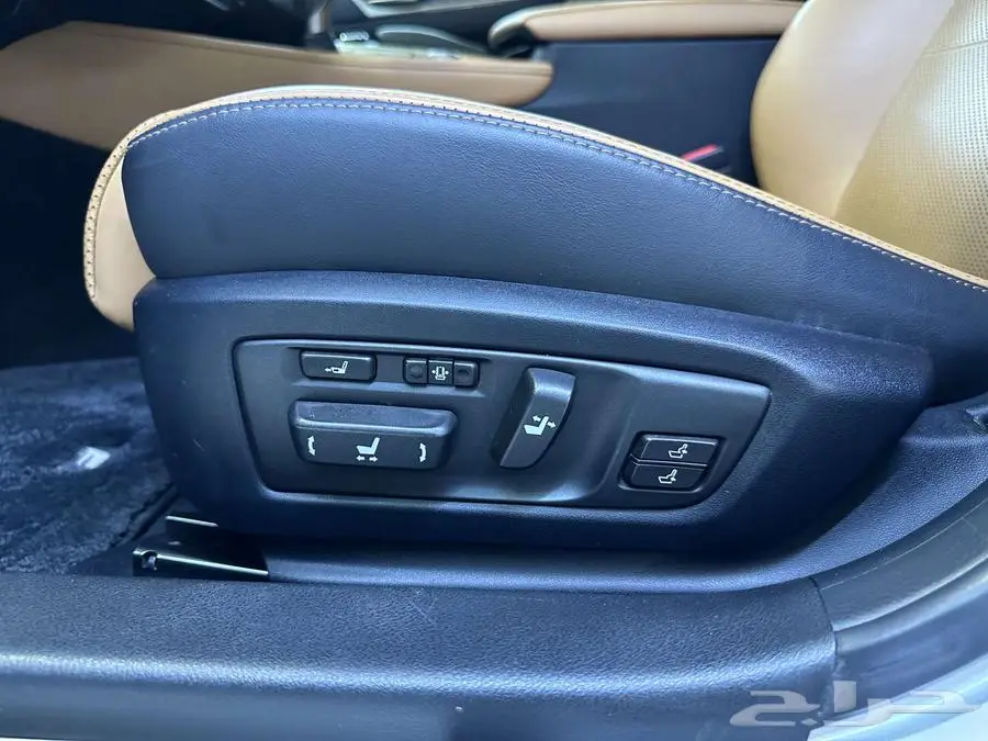 لكزس GS350 اف سبورت 2016 خليجي بحالة الوكالة مالك اول 52