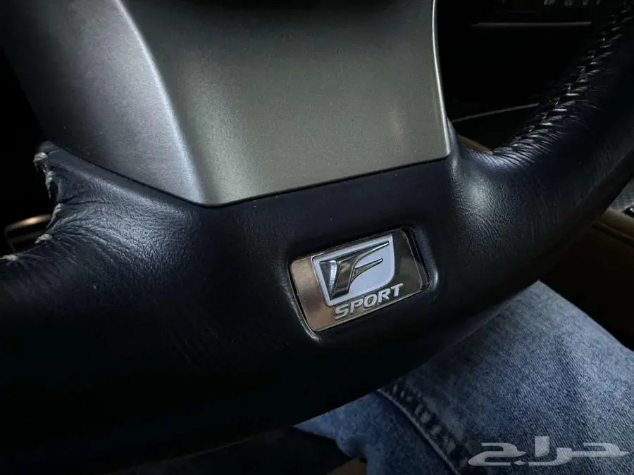 لكزس GS350 اف سبورت 2016 خليجي بحالة الوكالة مالك اول 40