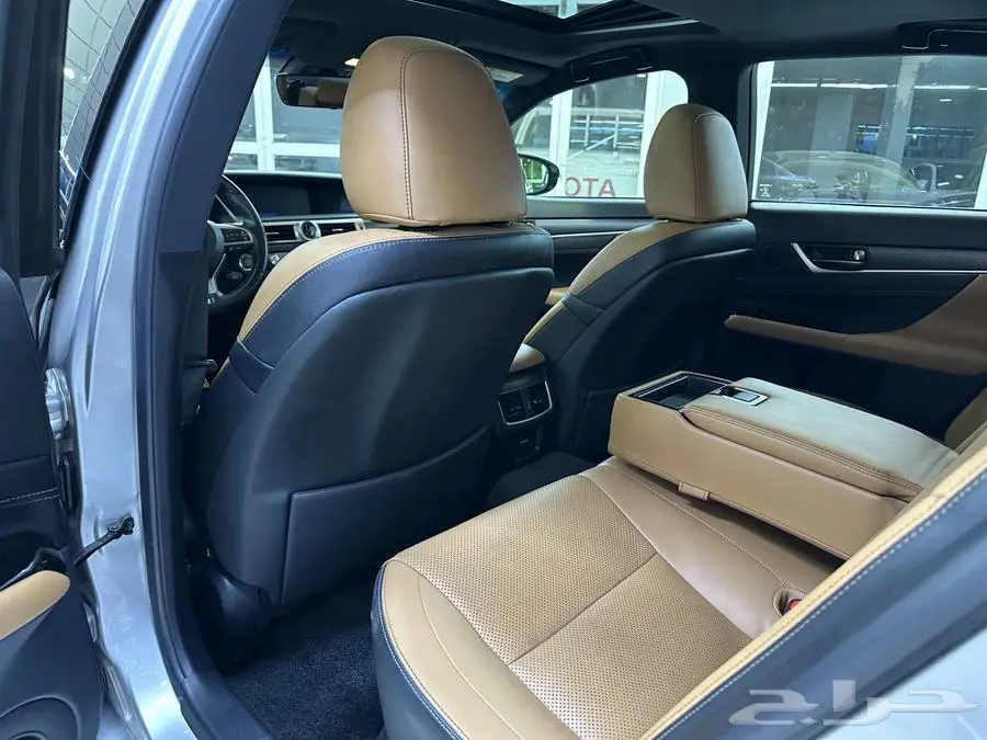 لكزس GS350 اف سبورت 2016 خليجي بحالة الوكالة مالك اول 31