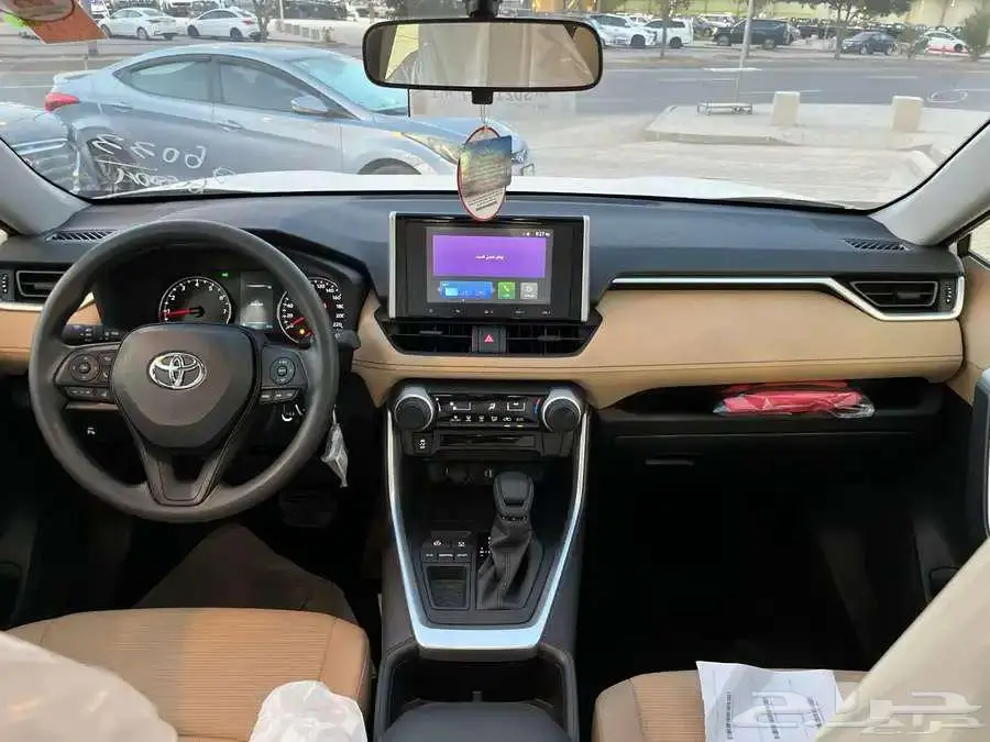 تويوتا راف فور LE دفع امامي بنزين 2025 3