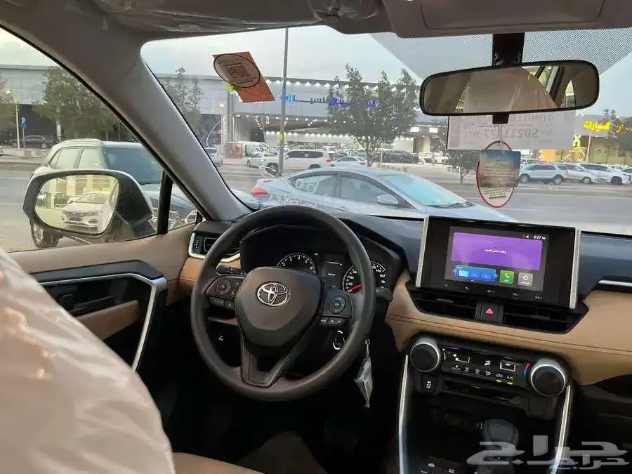 تويوتا راف فور LE دفع امامي بنزين 2025 2