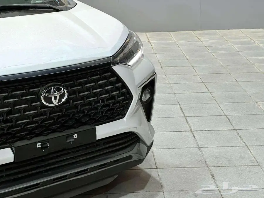 تويوتا فيلوز GLX 2025 17