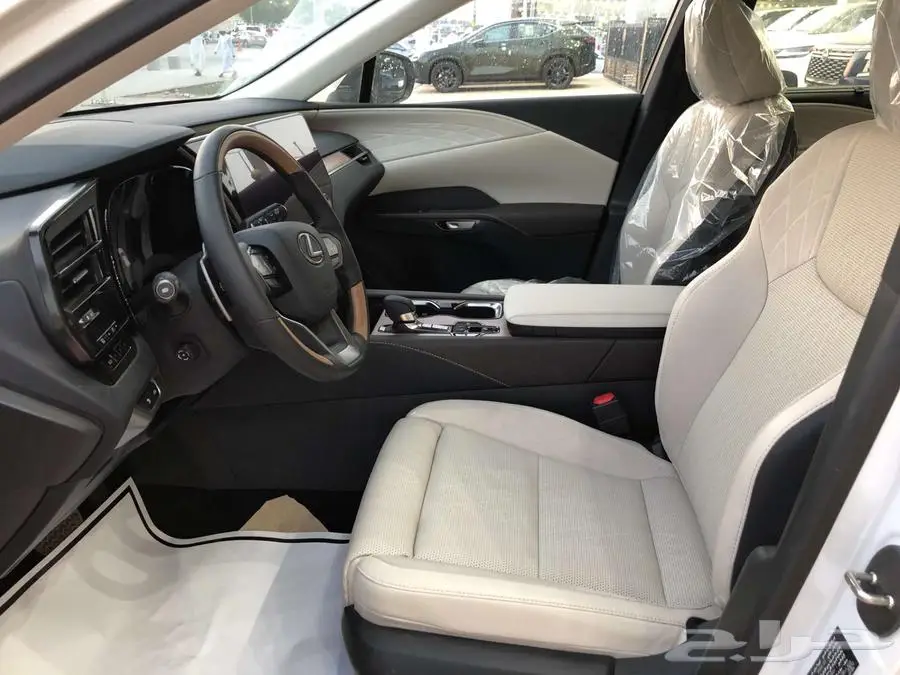 لكزس RX350BH 2024 سعودي اسود - ابيض. 22