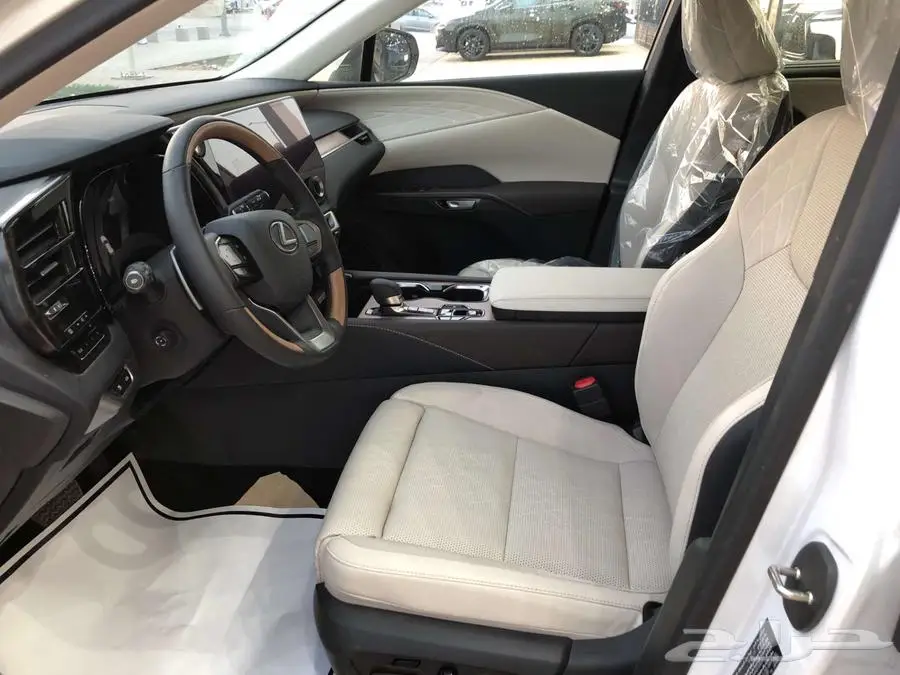 لكزس RX350BH 2024 سعودي اسود - ابيض. 23