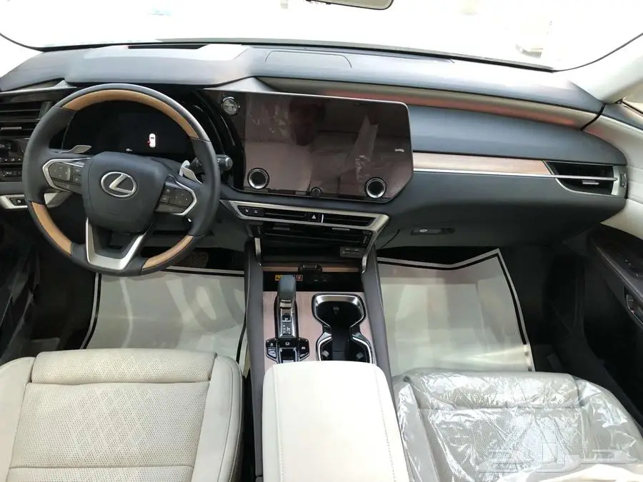 لكزس RX350BH 2024 سعودي اسود - ابيض. 19
