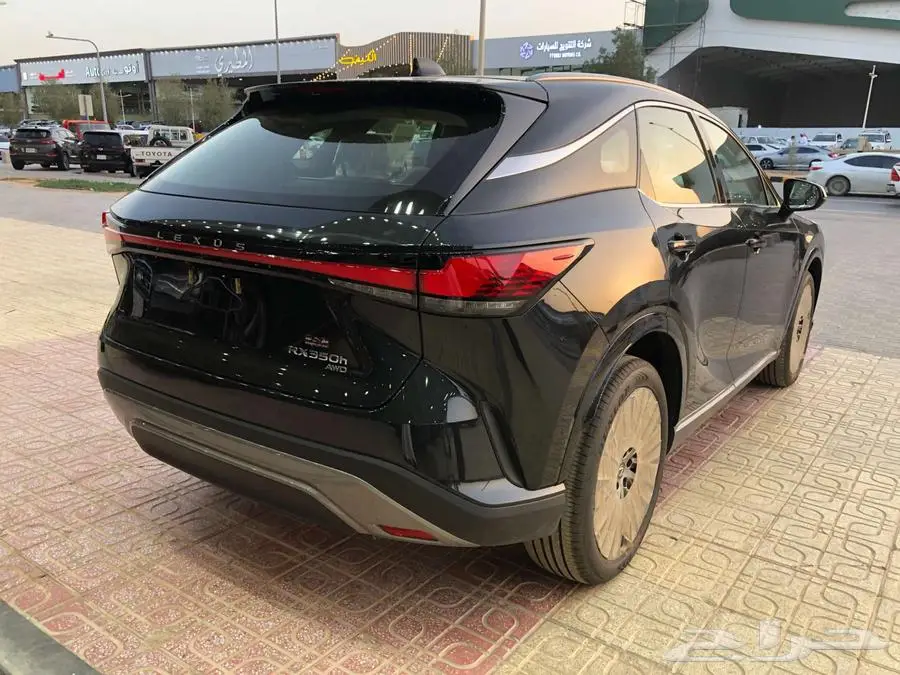 لكزس RX350BH 2024 سعودي اسود - ابيض. 11