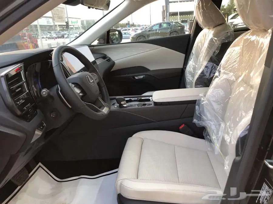 لكزس RX350BH 2024 سعودي اسود - ابيض. 5