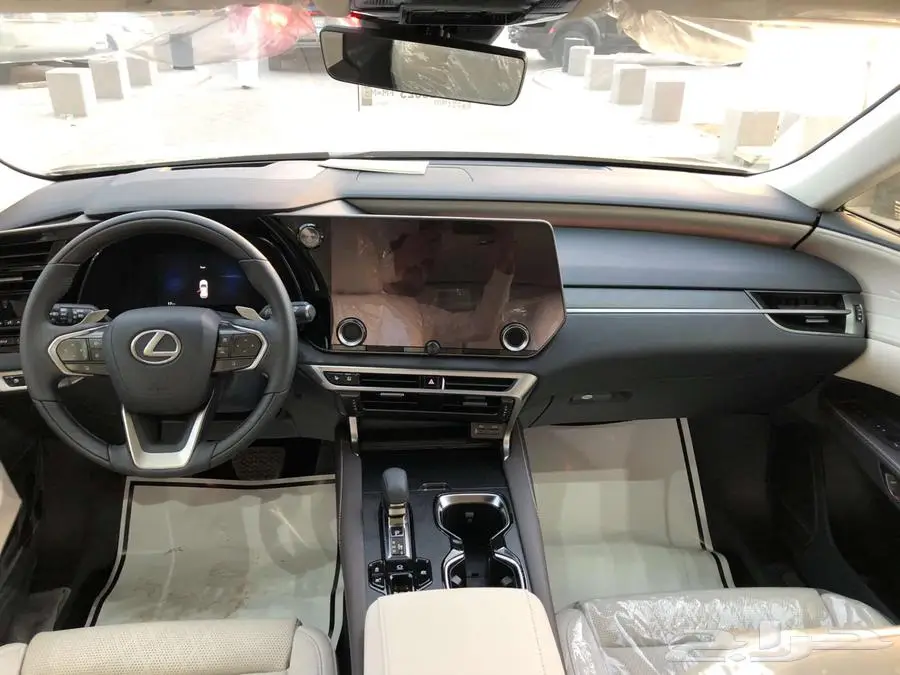 لكزس RX350BH 2024 سعودي اسود - ابيض. 9