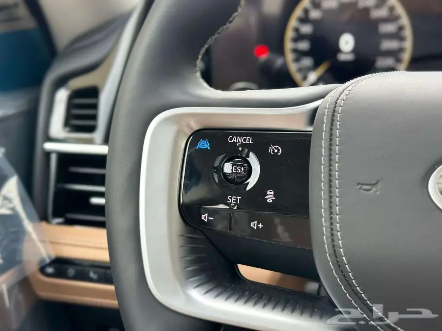إنفينيتي QX80 2025 سينسوري - نص فل 40