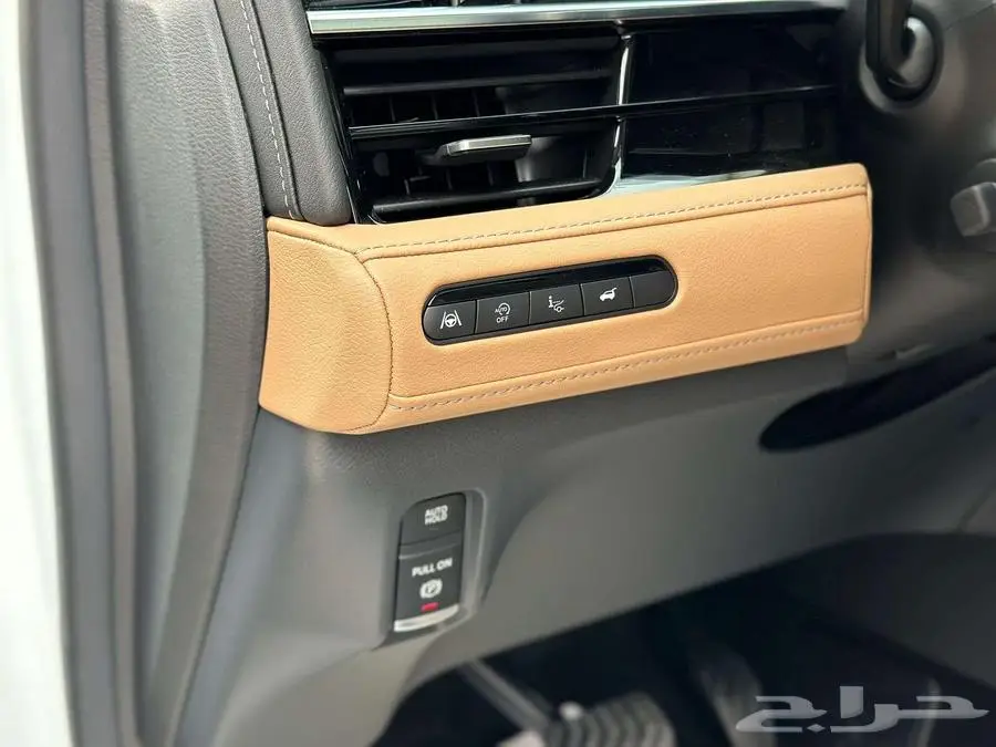 إنفينيتي QX80 2025 سينسوري - نص فل 35
