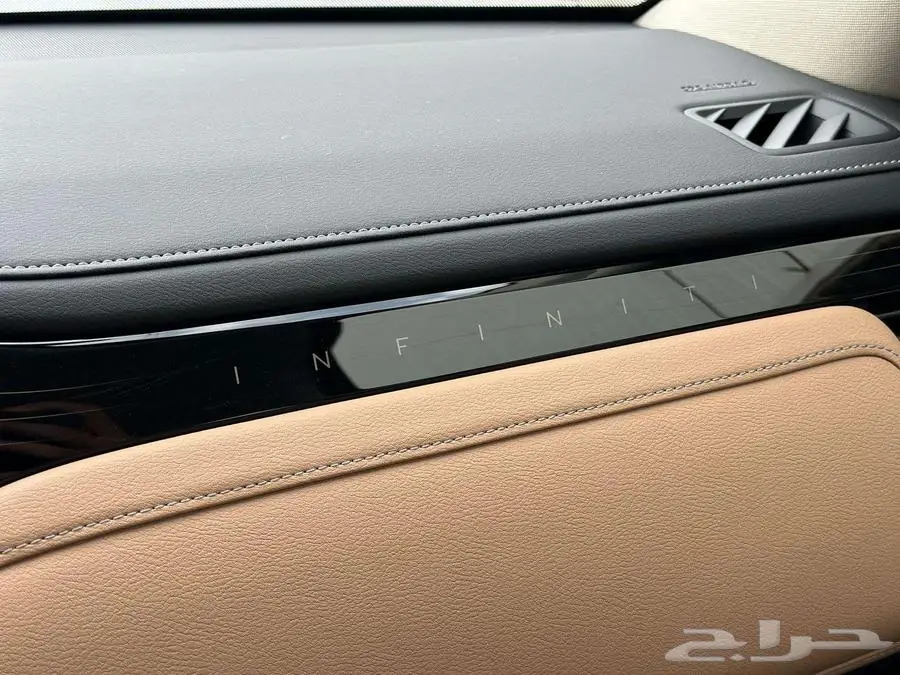إنفينيتي QX80 2025 سينسوري - نص فل 38