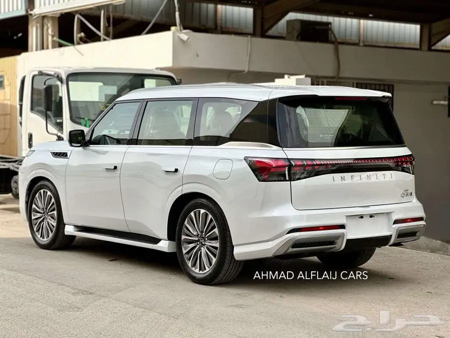 إنفينيتي QX80 2025 سينسوري - نص فل 7