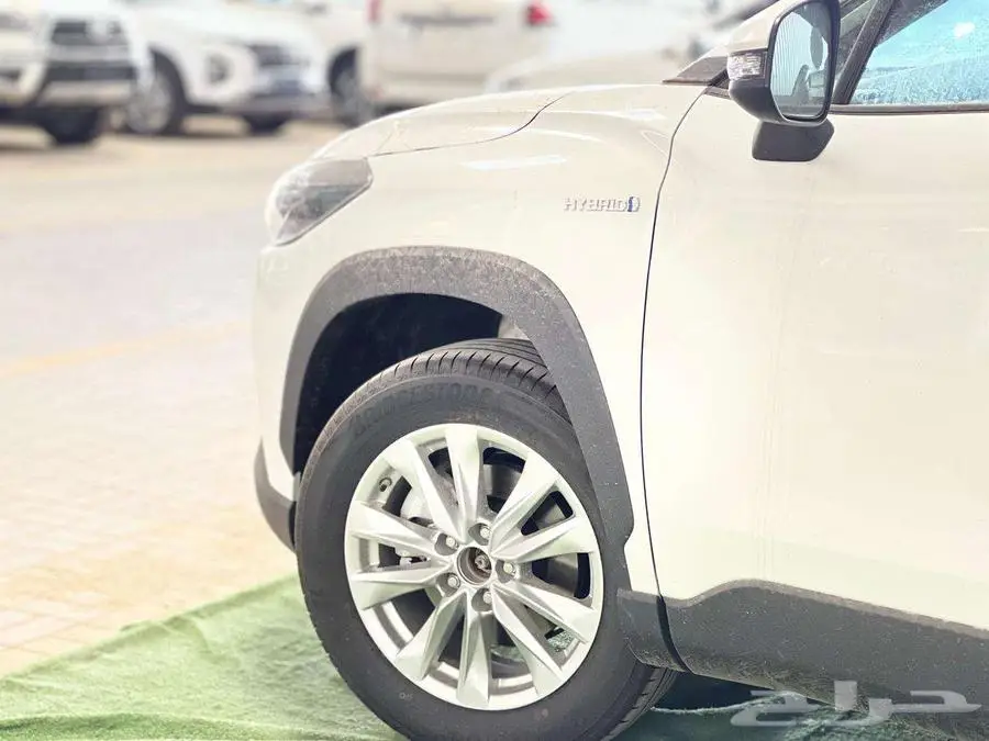 كورولا كروس ستاندر ونص فل 2024 هايبرد 2025 24