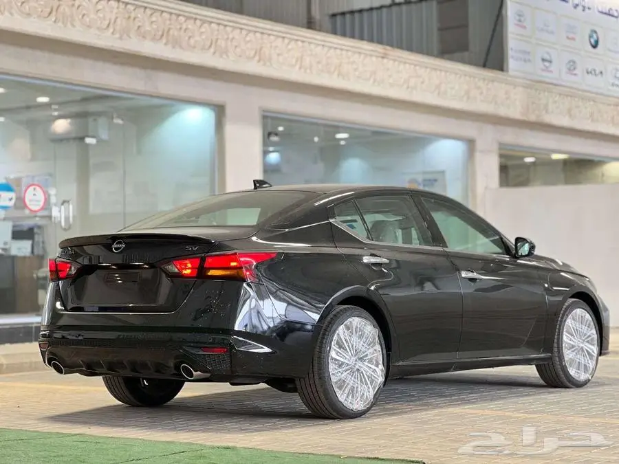 نيسان التيما نص فل SV 2025 اسود عرض خاص 17