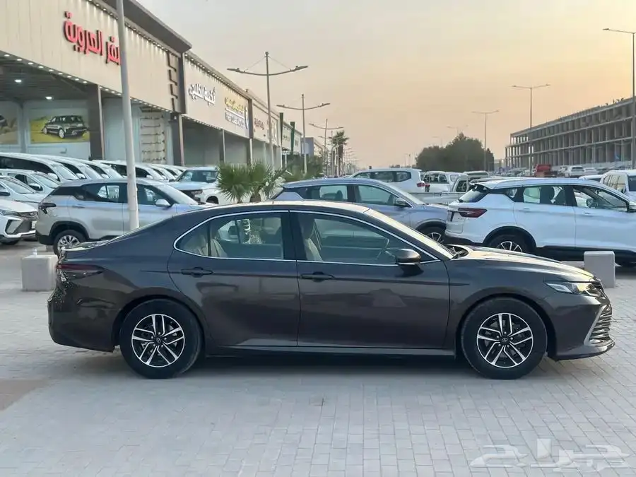 تويوتا كامري LE مطور 2023 8