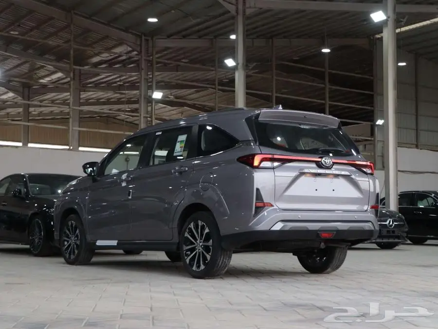 تويوتا فيلوز toyota veloz 2025 ( كاش - بنوك ) 18