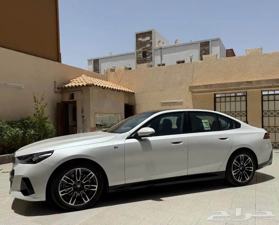 BMW 520 عداد 11 الف موديل 2024 kit M 12