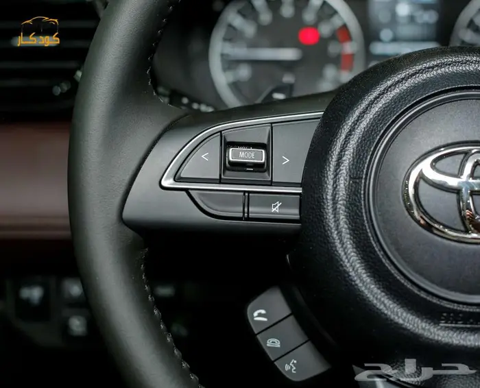 تويوتا اوربان كروزر GLX 2025 20