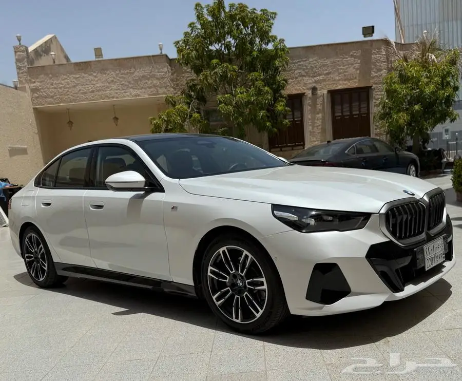 BMW 520 عداد 11 الف موديل 2024 kit M 5