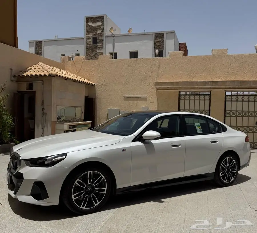 BMW 520 عداد 11 الف موديل 2024 kit M 13