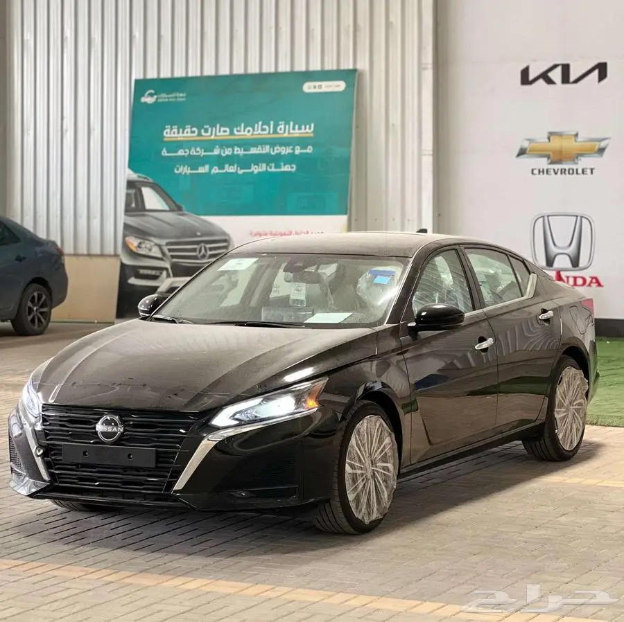 نيسان التيما نص فل SV 2025 اسود عرض خاص 3