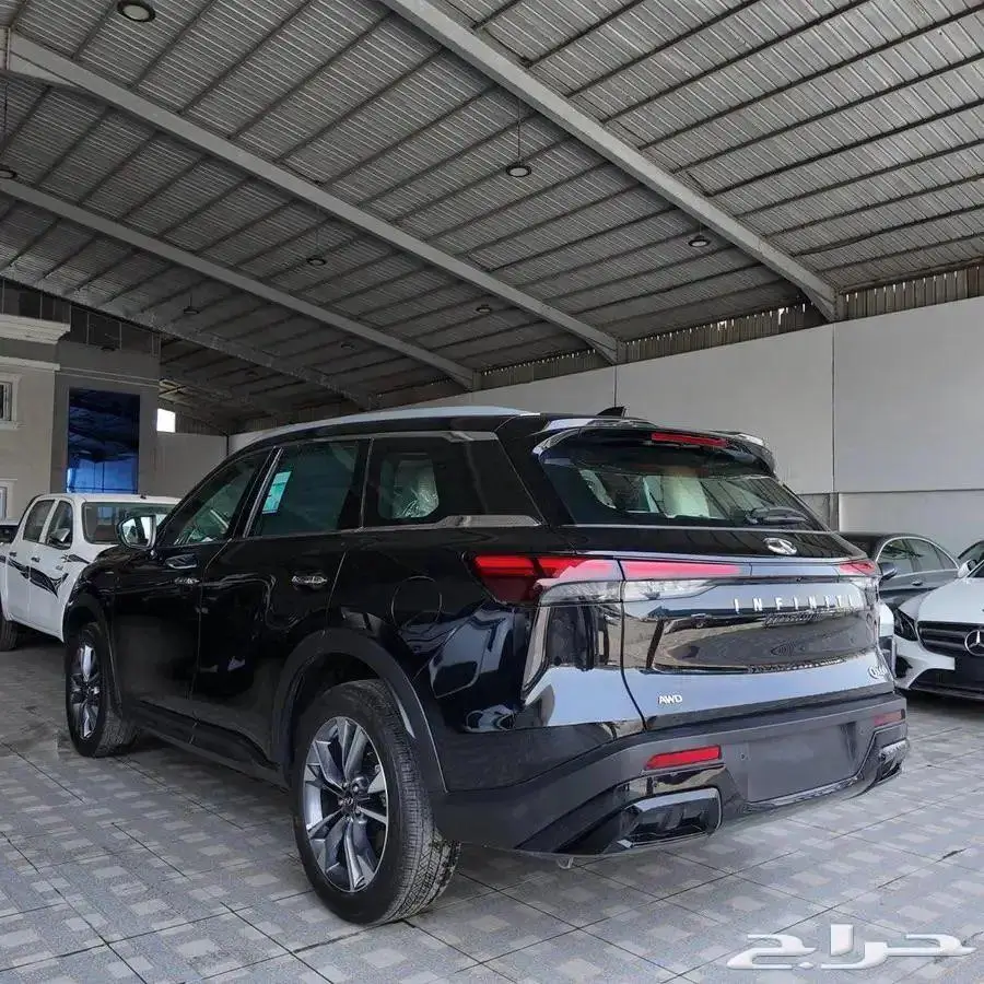 انفينتي QX60 لاكجري وي سينسوري 2023 جديد 5